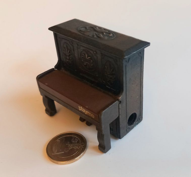 4 Miniaturas /Afias em metal