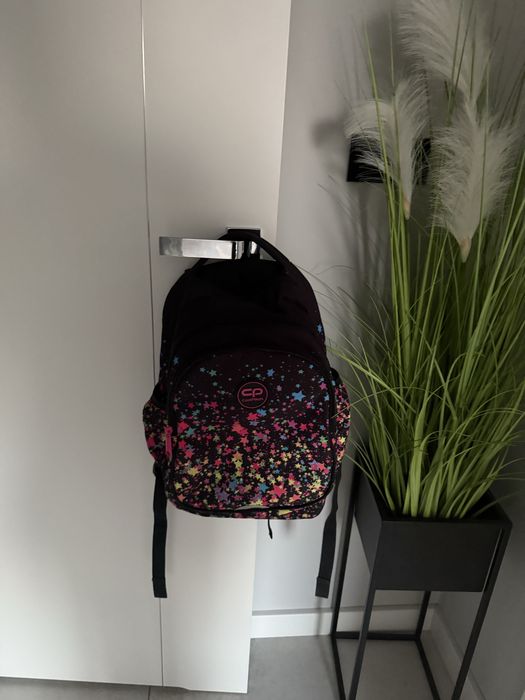 Piękny plecak do szkoły Coolpack Jerry Galaxy czarny w gwiazdki