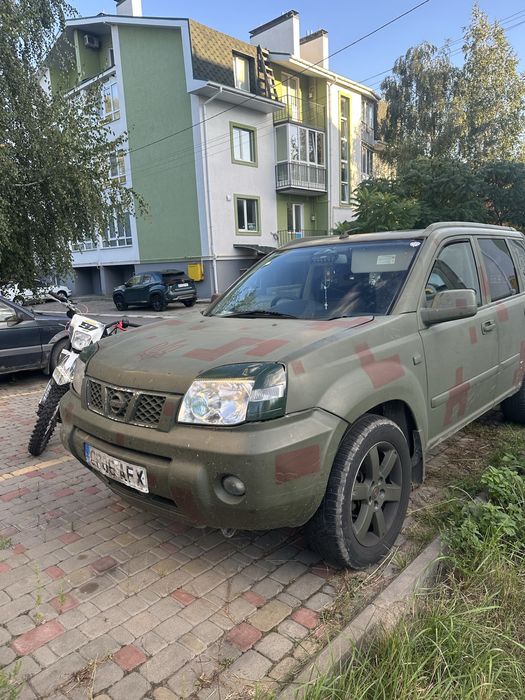 Продам авто Nisan X-trail t30