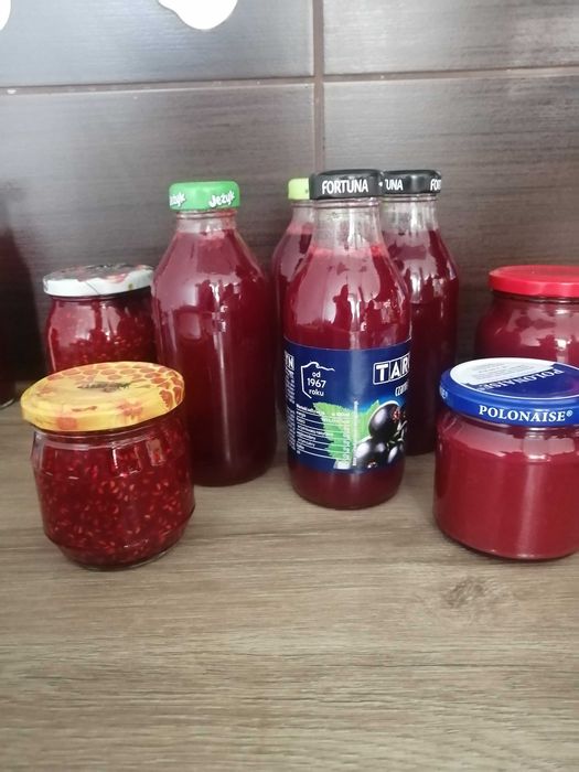 syrop miętowy, lawendowy, frużelina z brzoskwiń oraz czereśni