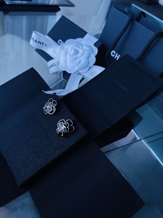 Серьги-пусеты Chanel ( оригинальные, новые )