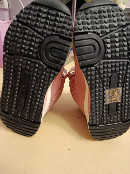 Продам нові ботиночки 27 р.