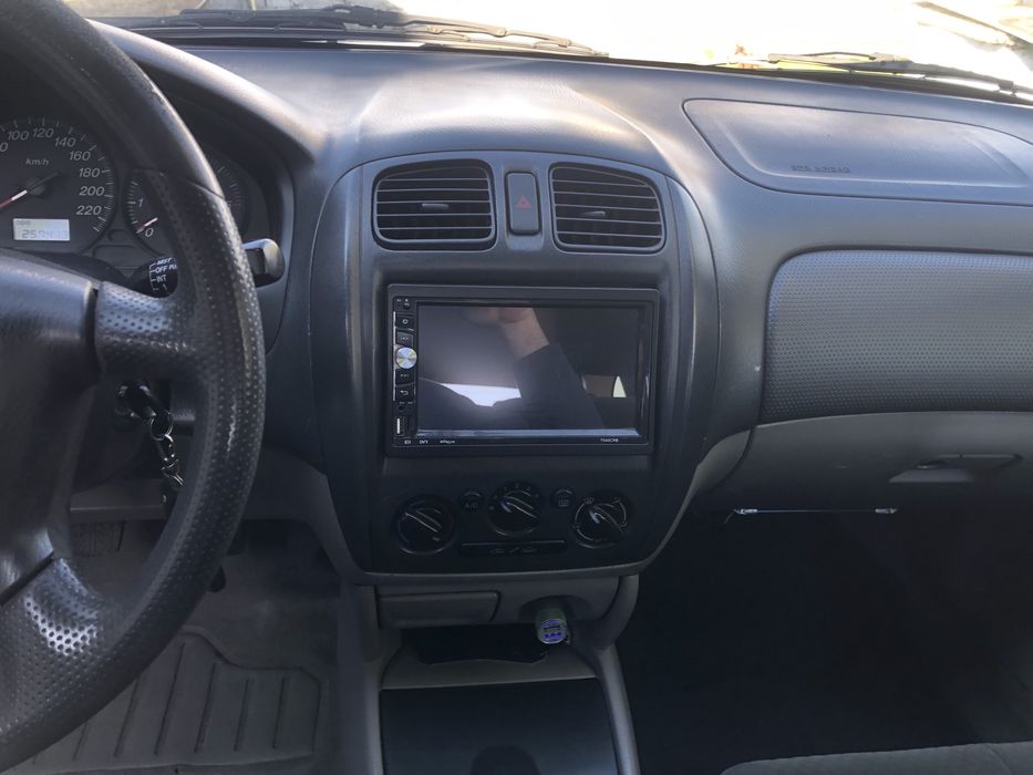 Продам Mazda 323