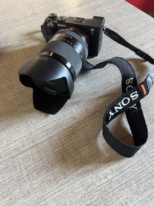 Sony Q 7C ILCE-7C + Sony FE 24-240 mm f/3.5-6.3