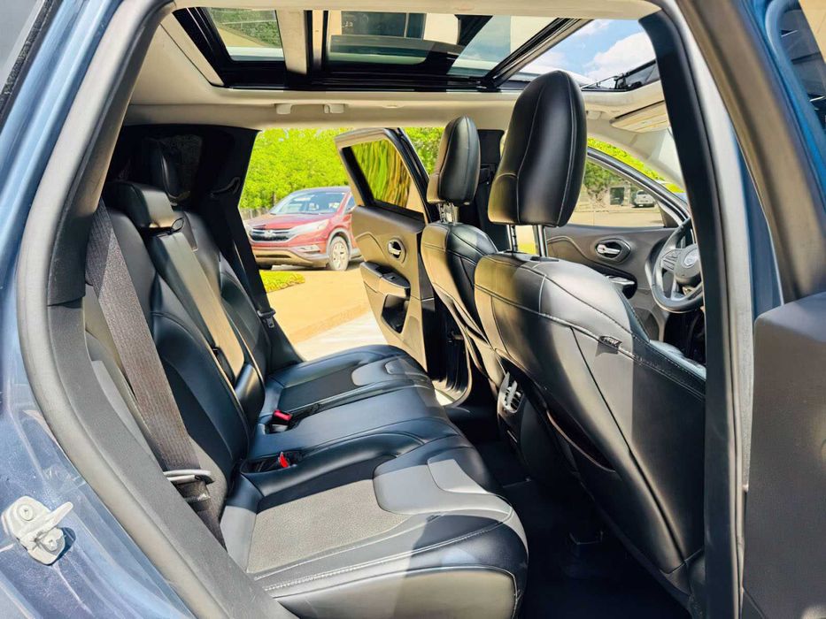 Jeep Cherokee Latitude Plus      2020
