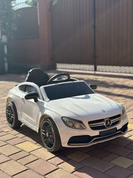 Електромобіль дитячий Mercedes AMG повнопривідний