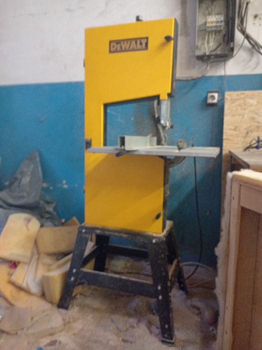 Стрічкова (ленточная) пила DeWALT DW876