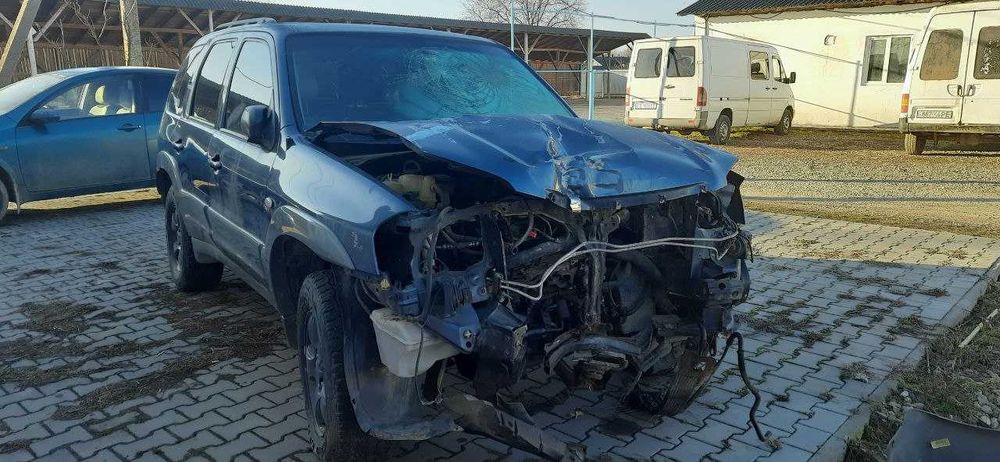 Авто Мазда Трібут