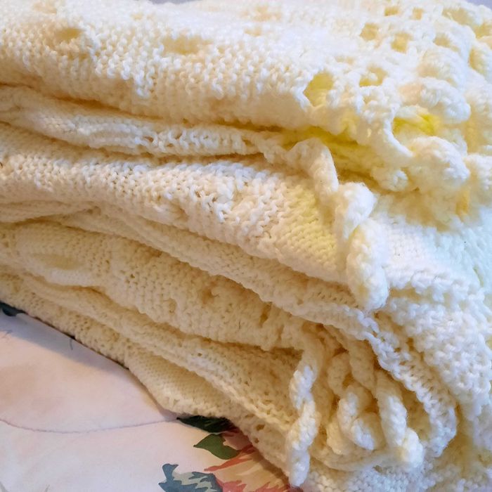 Colcha de cama de casal em renda, feita a 2 agulhas, linha