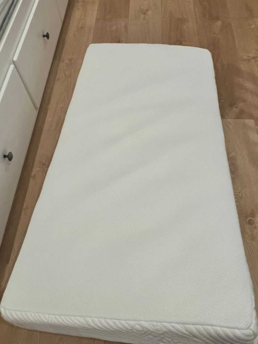 Berço 60x120 cm Ikea SUNDVIK + Colchão Fushia medical care bebé