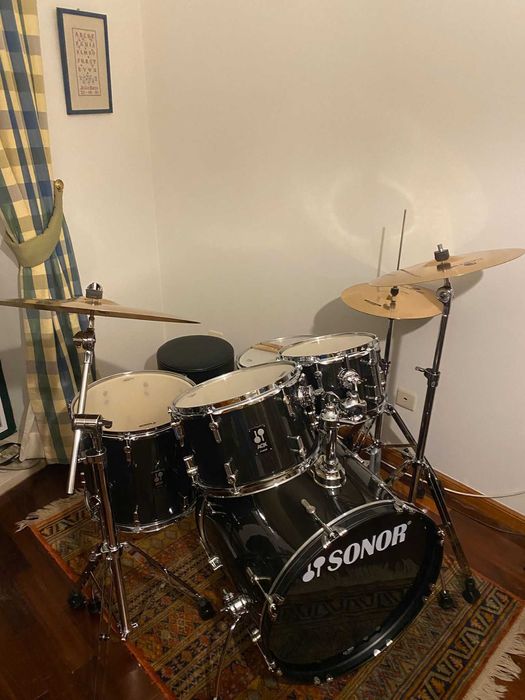 Conjunto de pratos para bateria / Full set of Cybals for drums