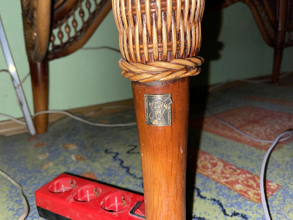 Кабинетный письменный стол из натурального ротанга