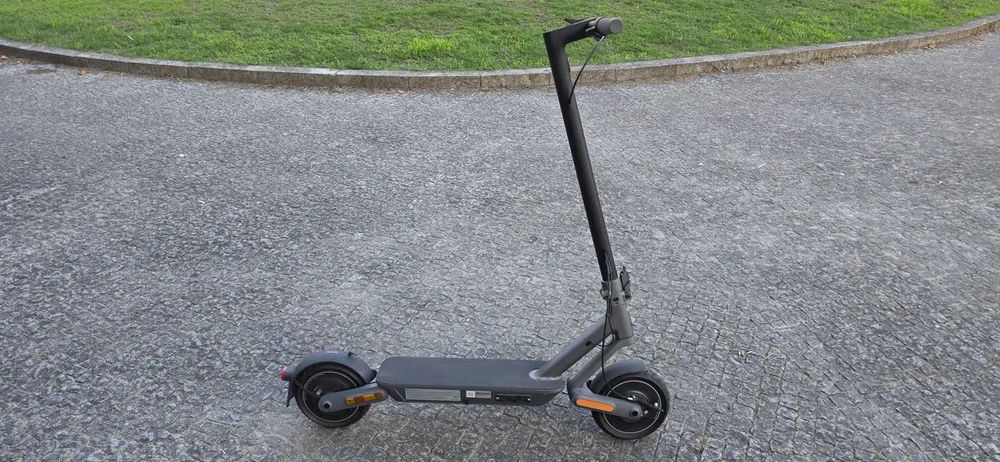 Xiaomi Scooter 4 Ultra (como nova!) — 348 km reais - Garantia até 06/08/29! | Pack completo: capacete, cadeado, luzes, bolsa