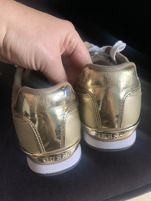 Buty jak  marki Guess beżowe