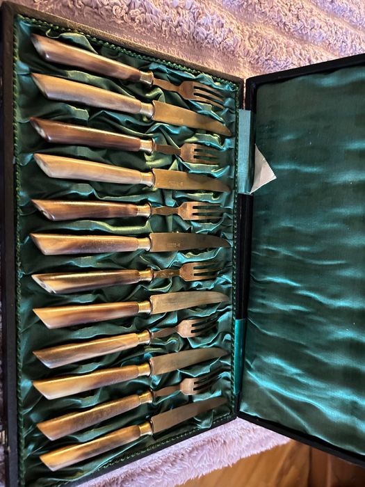 Набро антикварних  виделок  та ножів  Німеччина  1950 -1960