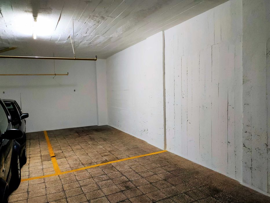 Lugar de Garangem junto ao Metro Lumiar