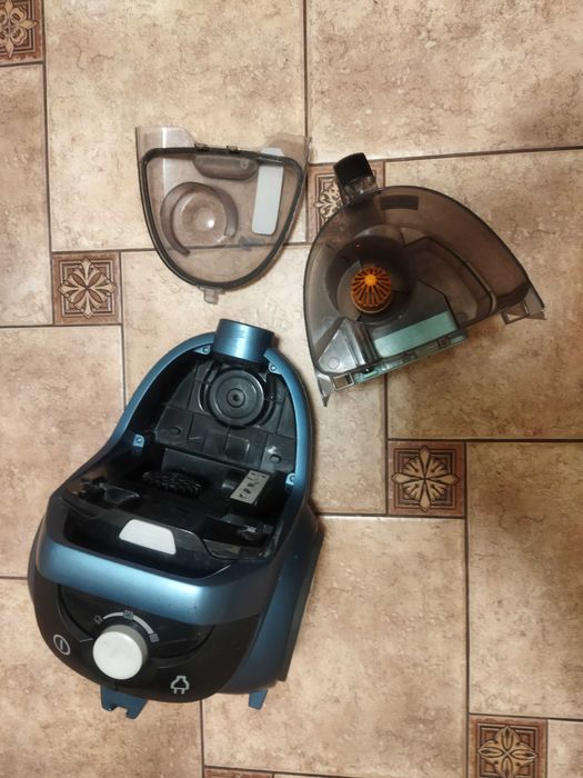 Пылесос Philips FC8672\01 2000W.