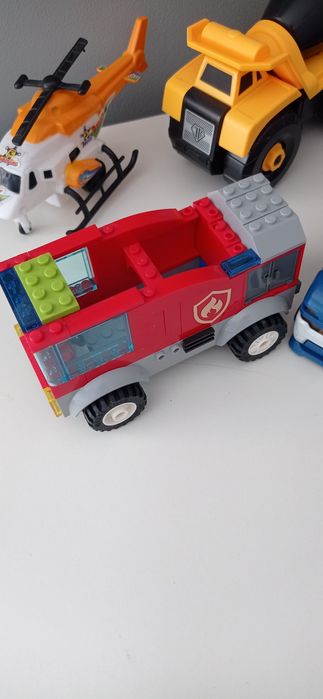 Zestaw zabawek LEGO, Hot Wheels betoniarka i helikopter
