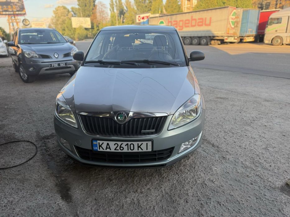 Єкономне комфортне авто, кондиціонер заправлений працює.