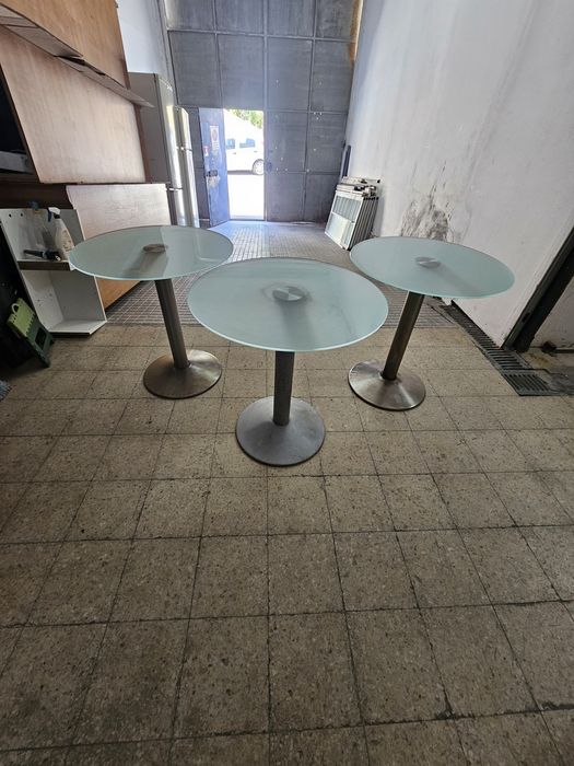 3 Mesa de vidro temperado