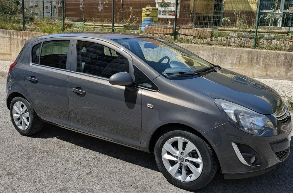Opel Corsa 11/2014 com 60mil km