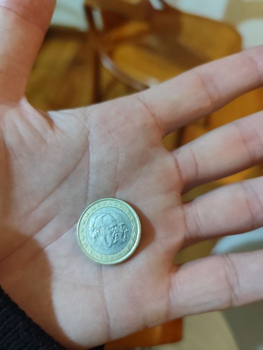 Moedas de 2 euros não circuladas/circulada e outrase outras s