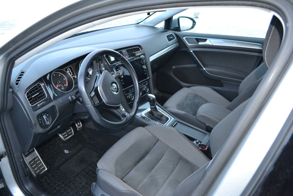 Фольксваген гольф 7 АЛЬТРАК мотіон повний  привід