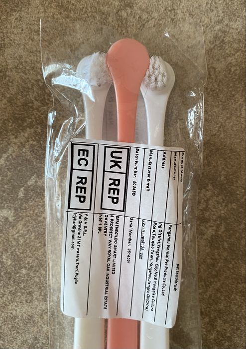 Зубні щітки для собачок та котиків