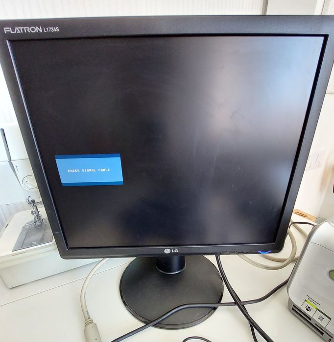 Portátil Samsung, impressora e fax HP, monitor LG - Regresso às aulas