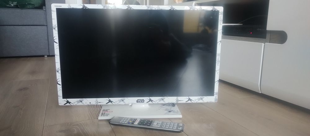 Toshiba Star Wars 24 cale