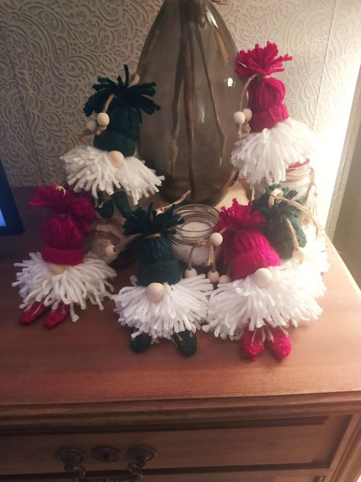 Gnomos de Natal em várias cores