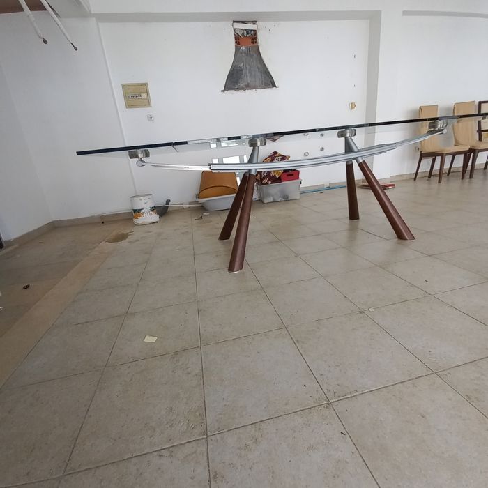 Mesa de vidro estilo italiano extensível