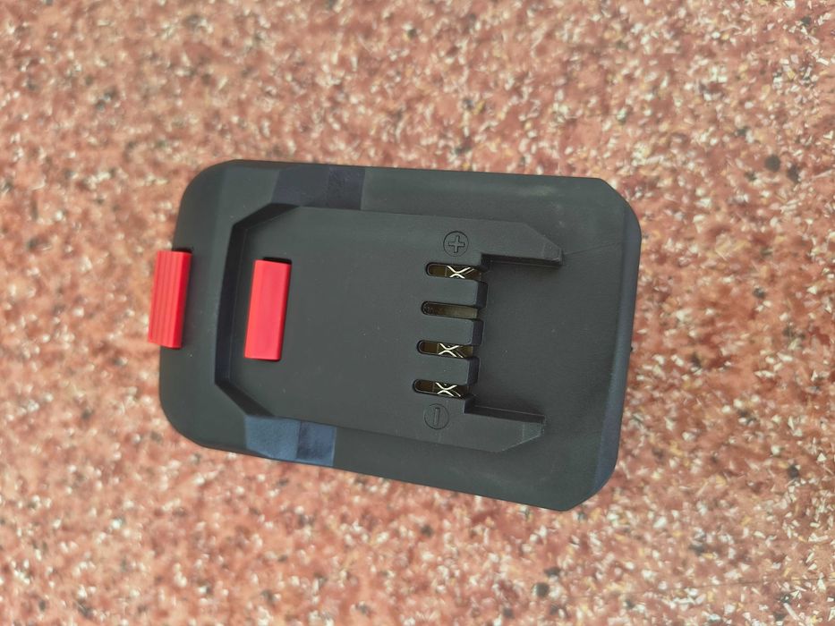 Przejściówka adapter z baterii Makita na narzędzia Parkside