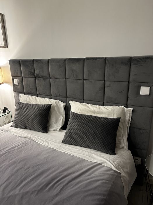 Cabeceira de cama modelo quadrados salientes cinza 2.1m L x 1.4m