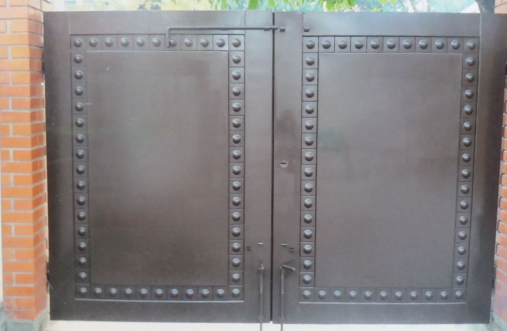 Ворота вїздні двосторонні