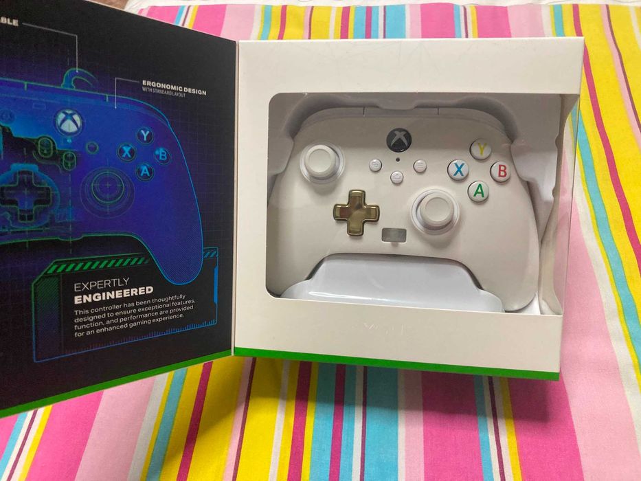 Comando PowerA Branco para Xbox One, Xbox Serie XS e PC