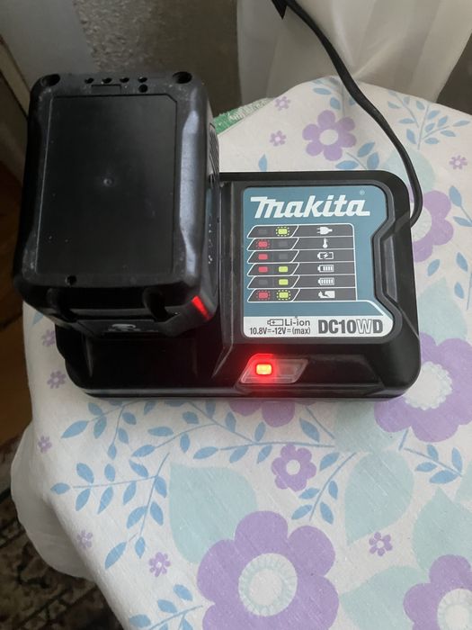 Лобзик аккумуляторный.