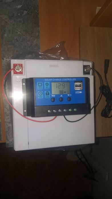 Продам контроллер и гибкую солнечную панель 54х28см