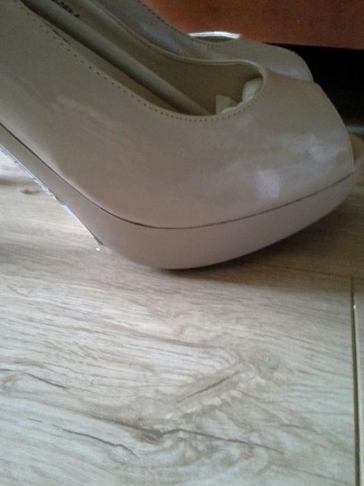 Buty damskie ecru rozm. 39,5