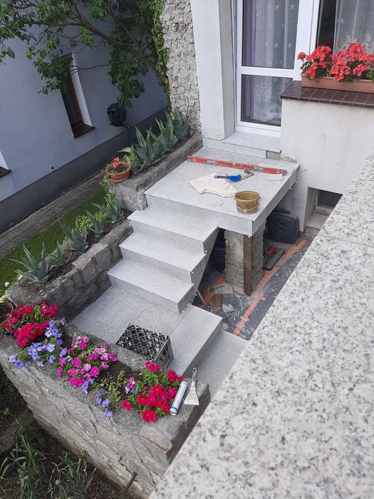 Uslugi ogolnobudowlane  elewacje tarasy balkony bruki montaz szamb itp.