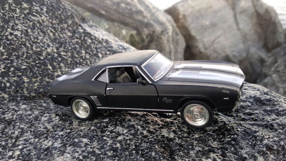 Модель машины Chevrolet (Chevy) Camaro 1969 1:36 13см CH554026 Инерцио