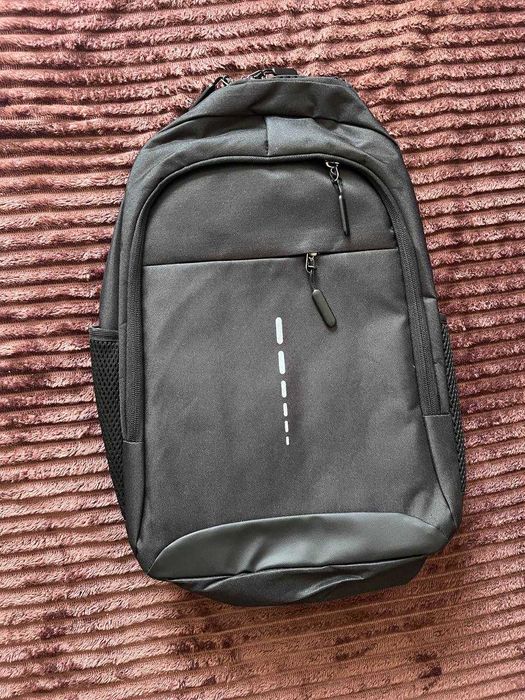 Компактний рюкзак sling bag з USB виходом