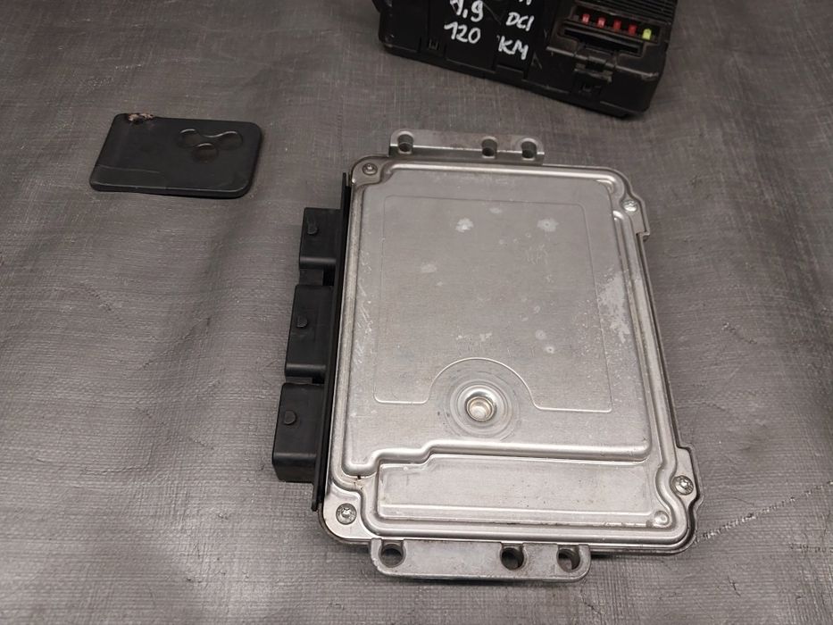 Renault Megane 2 II CC 2004r 1.9 DCI 120KM zestaw startowy