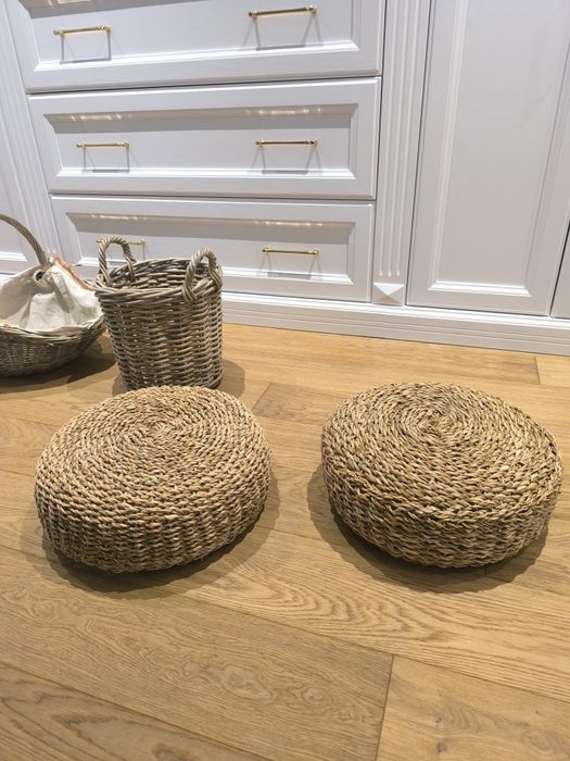 Pufy/ siedziska wiklinowe