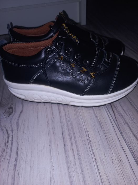 Buty czarne kołyski 36