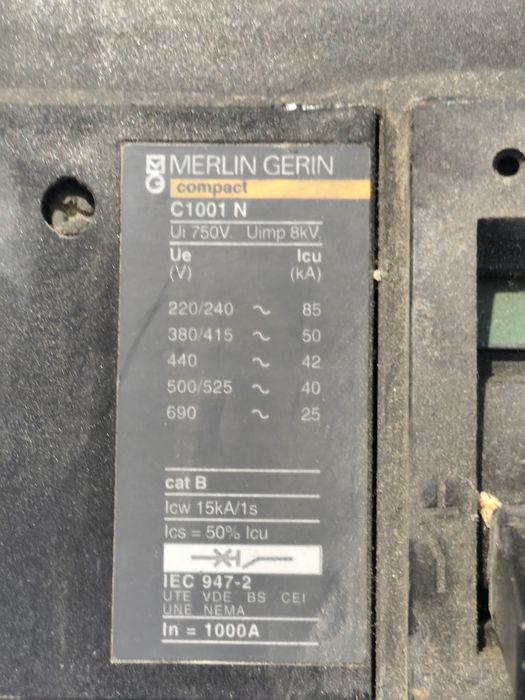 Disjuntor Industrial Merlin Gerin Compact C1001 N 1000A c/ STR 25DE