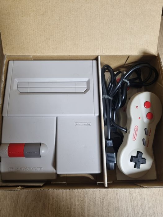 Nintendo Famicom AV