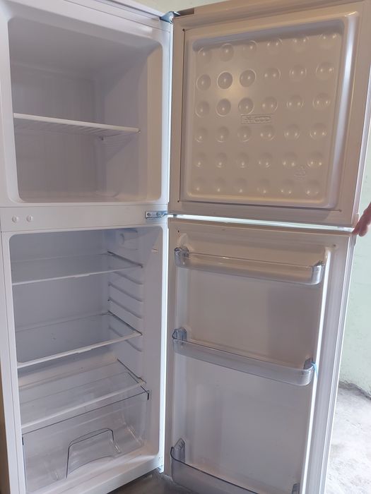 Продам холодильник Grunhelm