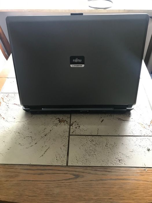 Laptop Fujitsu LifeBook N6420 17''