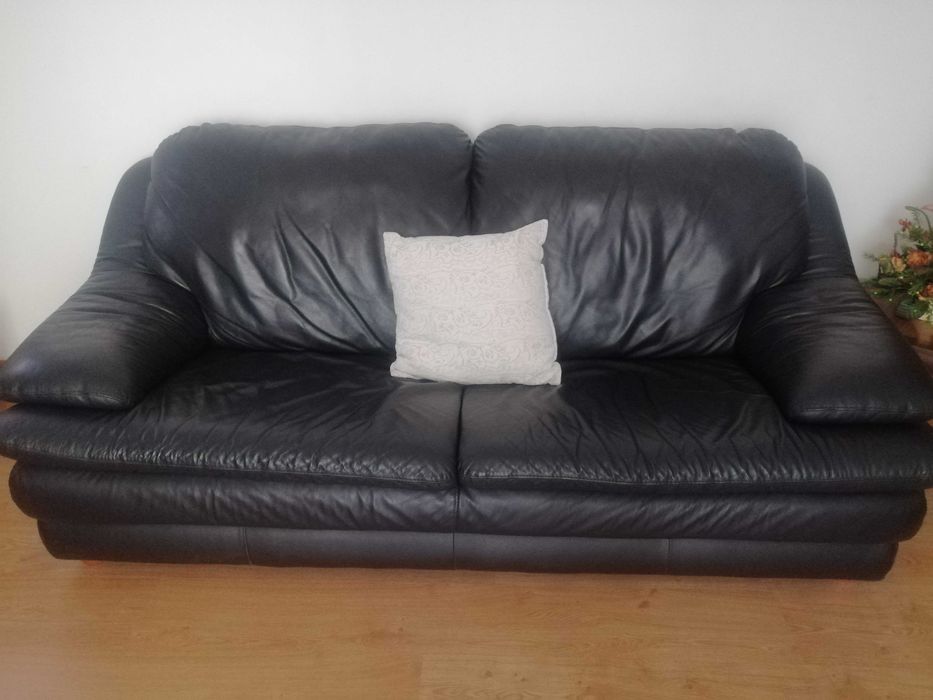 Sofás em pele pretos